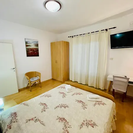 Viler Apartments Izola Exterior photo